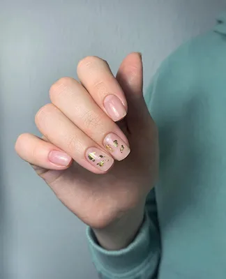 Naturgel-Nägel mit Design